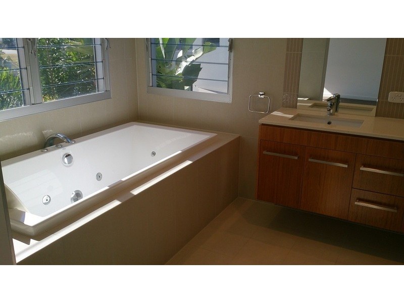 21 South Quay Drive, Biggera Waters QLD 4216