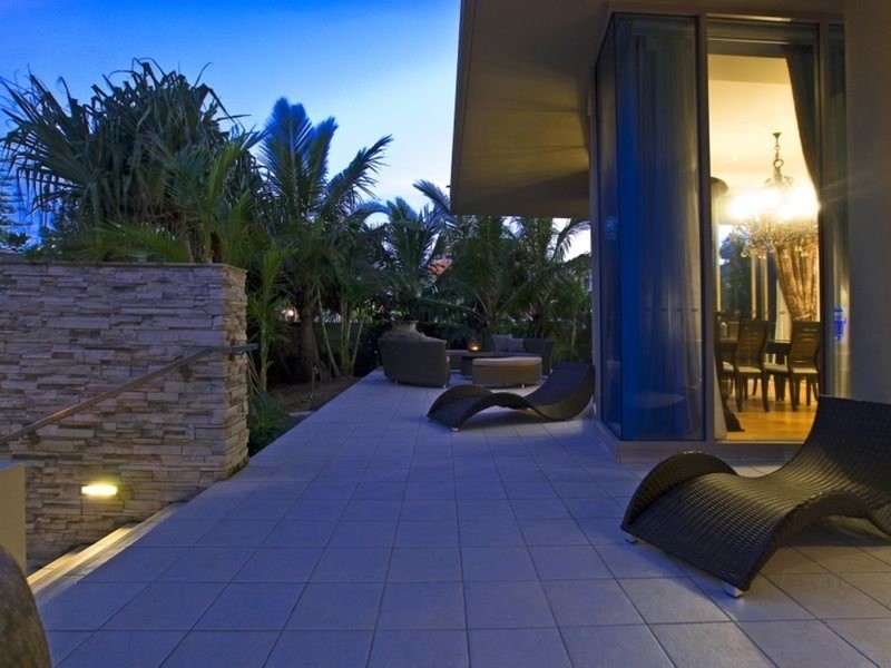 252 Hedges Avenue, Mermaid Beach QLD 4218