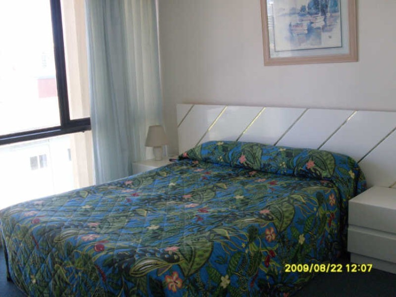 30 Laycock Street, Surfers Paradise QLD 4217