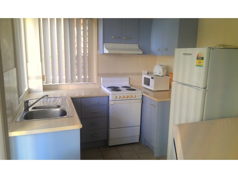 7-9 Illawong Street, Chevron Island QLD 4217