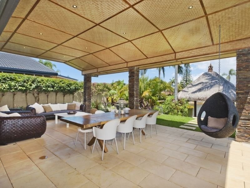 36 Moana Park Avenue, Broadbeach Waters QLD 4218