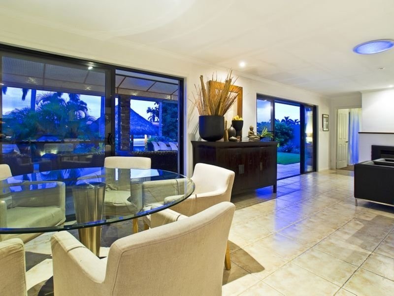36 Moana Park Avenue, Broadbeach Waters QLD 4218