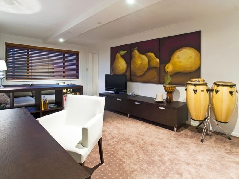 36 Moana Park Avenue, Broadbeach Waters QLD 4218