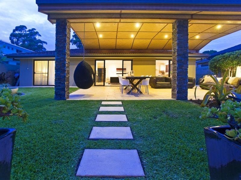 36 Moana Park Avenue, Broadbeach Waters QLD 4218