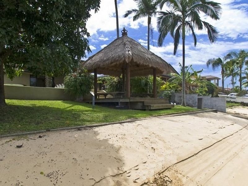 36 Moana Park Avenue, Broadbeach Waters QLD 4218