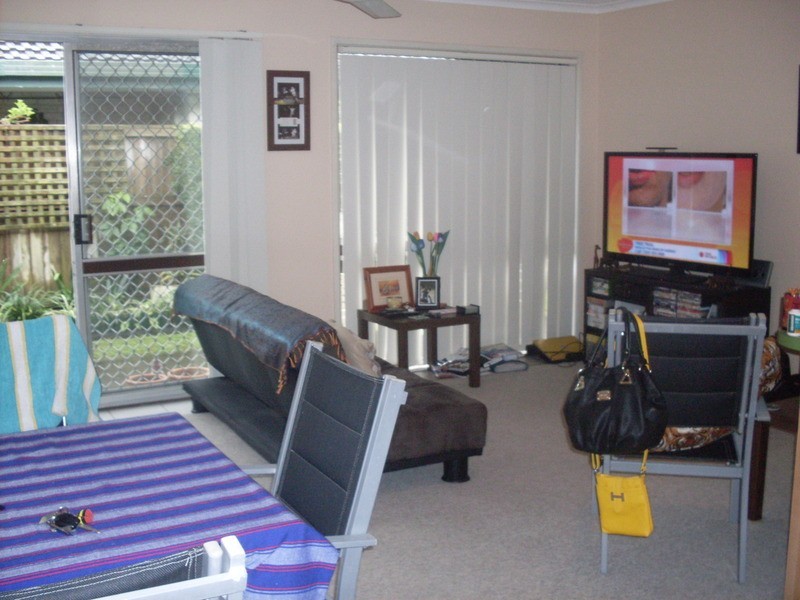 16 Parneno Street, Chevron Island QLD 4217