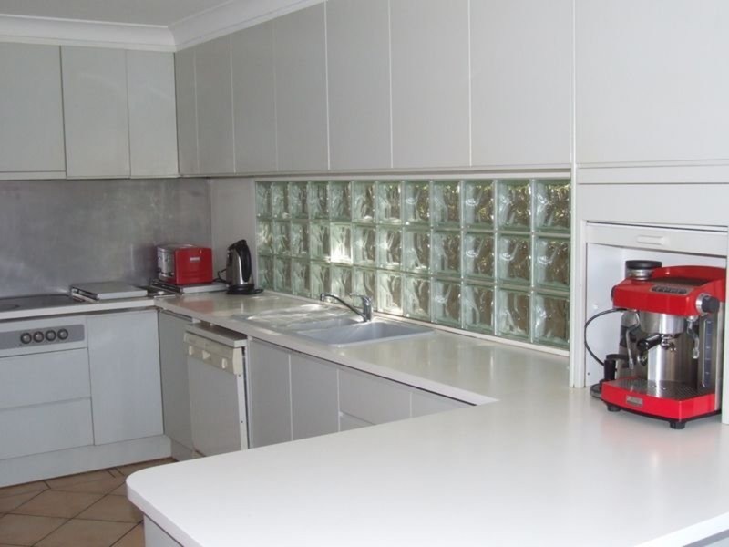 16 La Spezia Court, Isle Of Capri QLD 4217