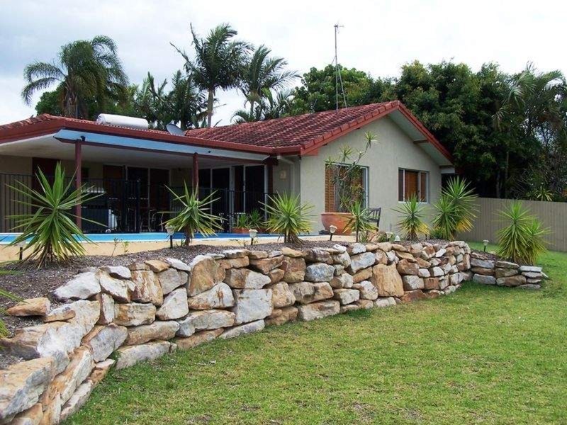 16 La Spezia Court, Isle Of Capri QLD 4217