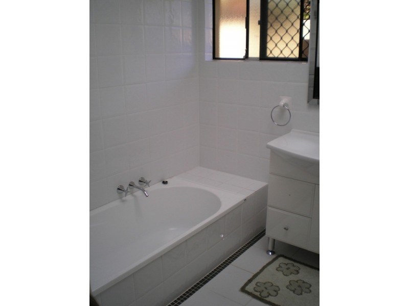 31 Remo Street, Isle Of Capri QLD 4217