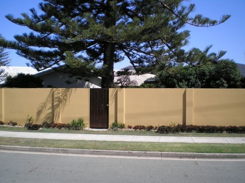 31 Remo Street, Isle Of Capri QLD 4217