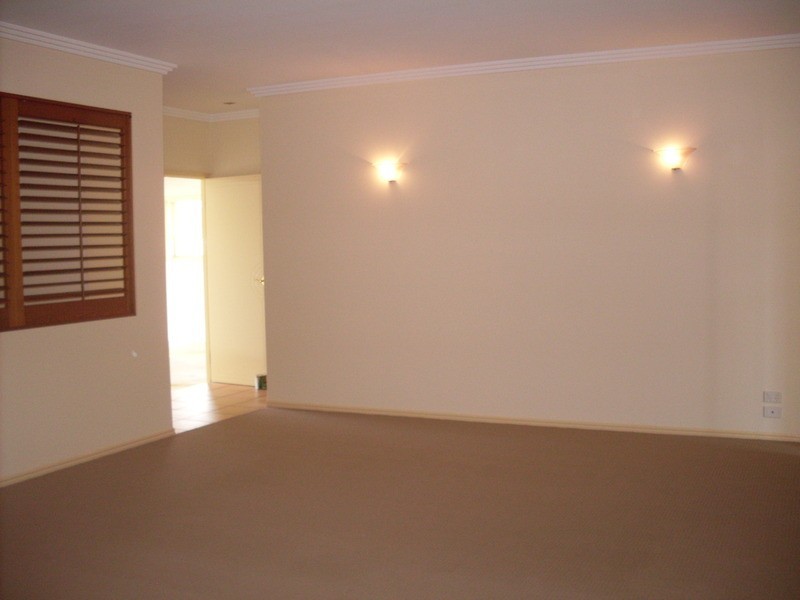 283 Napper Road, Arundel QLD 4214