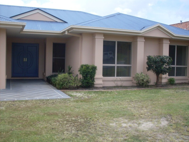 283 Napper Road, Arundel QLD 4214