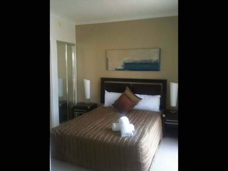 23 Ferny Avenue, Surfers Paradise QLD 4217