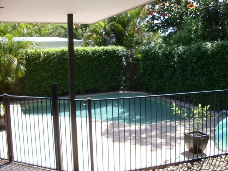 40 Brindisi Avenue, Isle Of Capri QLD 4217