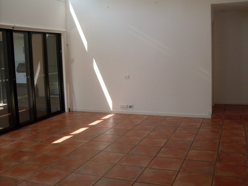 40 Brindisi Avenue, Isle Of Capri QLD 4217