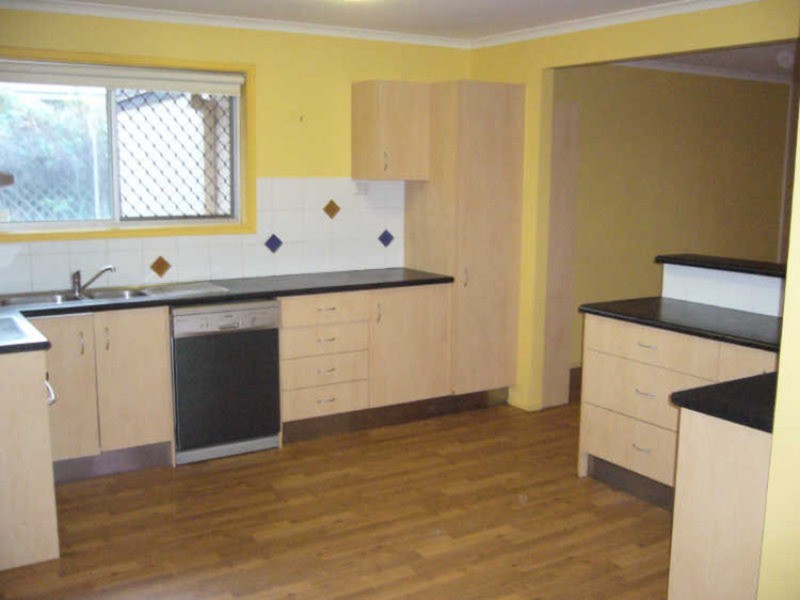 142 Bamboo Avenue, Benowa QLD 4217