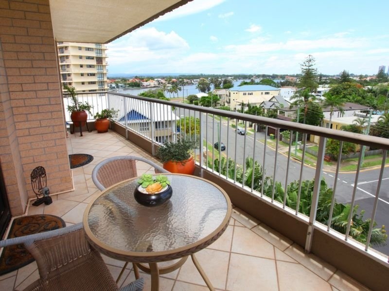 502/3 Oak Avenue, Surfers Paradise QLD 4217