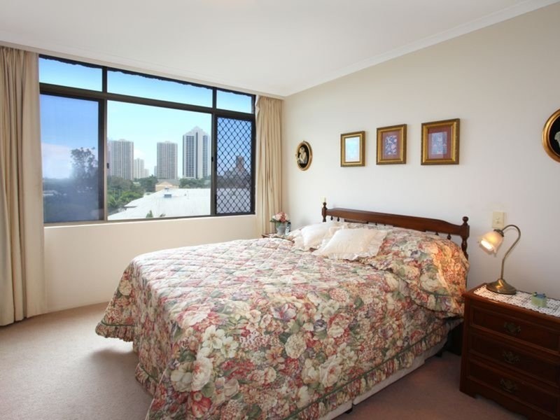 502/3 Oak Avenue, Surfers Paradise QLD 4217