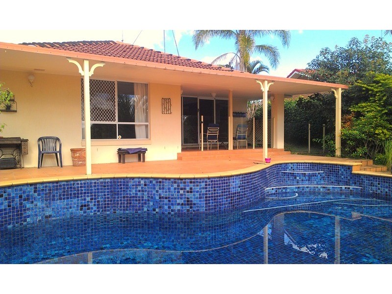 33 McCleary Street, Sorrento QLD 4217