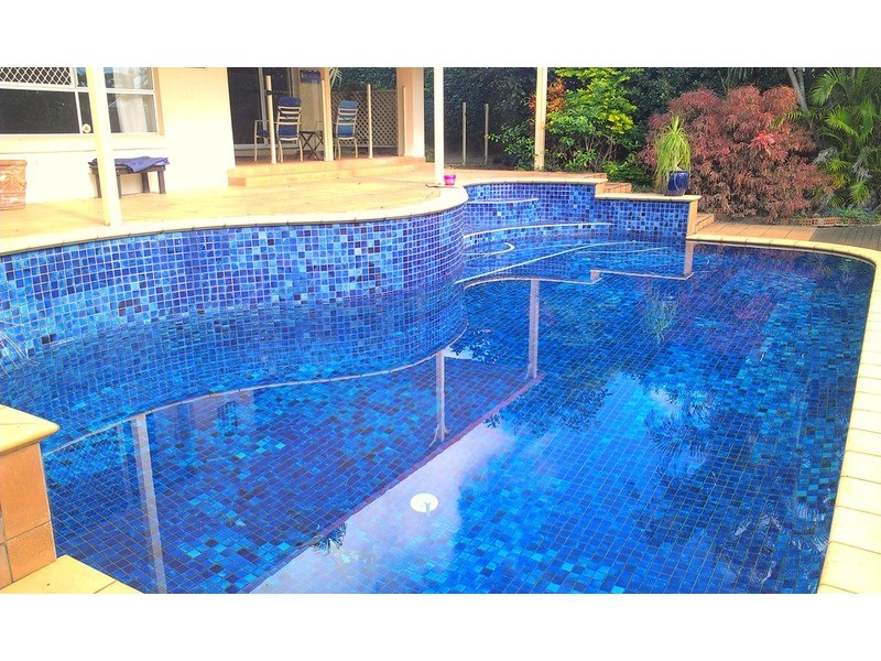 33 McCleary Street, Sorrento QLD 4217