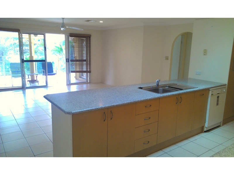 33 McCleary Street, Sorrento QLD 4217