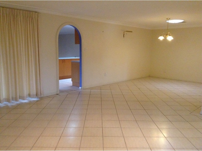 33 McCleary Street, Sorrento QLD 4217