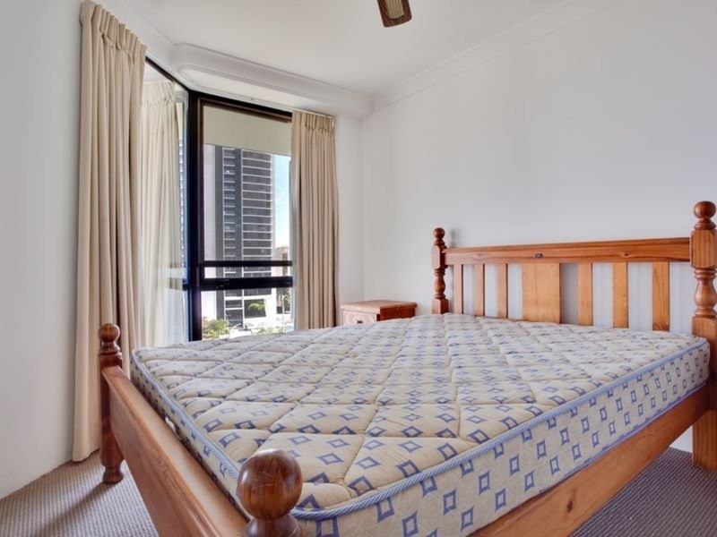 70 Remembrance Drive, Surfers Paradise QLD 4217