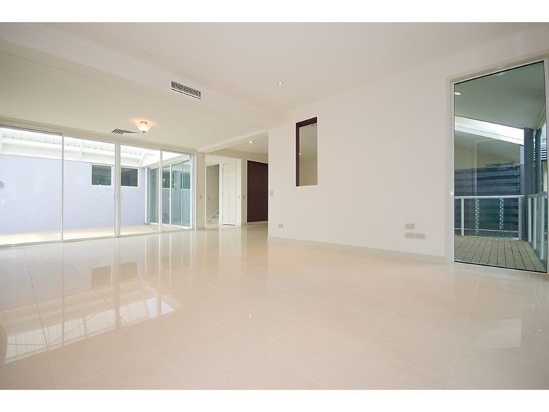 3104 Royal Pines Resort Ross Street, Ashmore QLD 4214