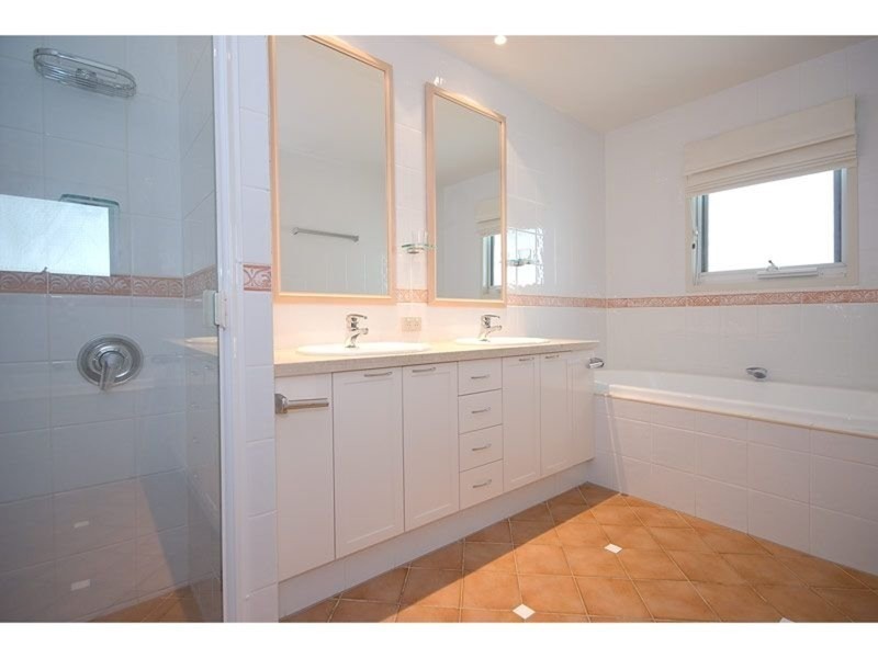 3104 Royal Pines Resort Ross Street, Ashmore QLD 4214