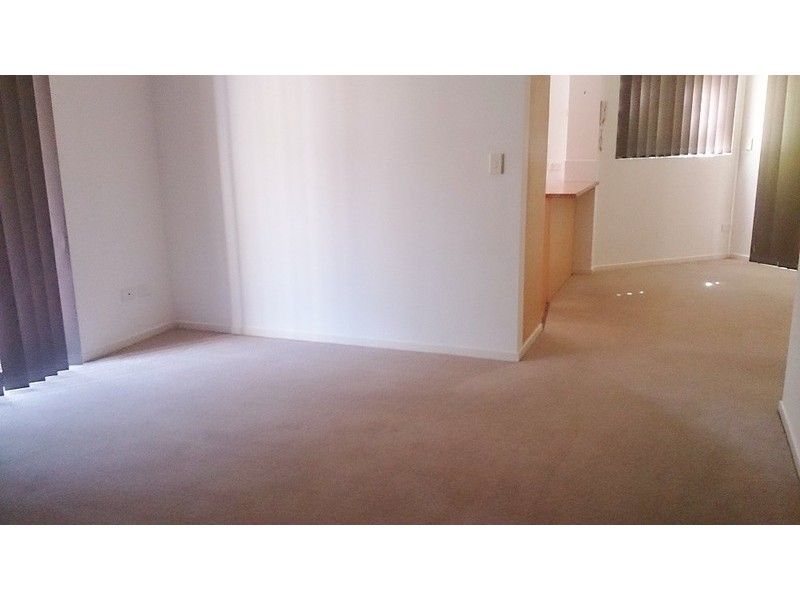 4 Waverley Street, Southport QLD 4215