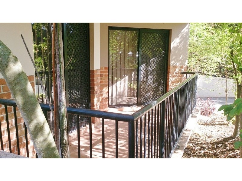 4 Waverley Street, Southport QLD 4215