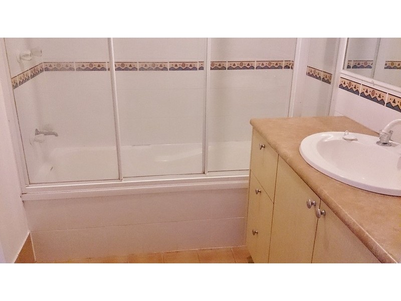 4 Waverley Street, Southport QLD 4215