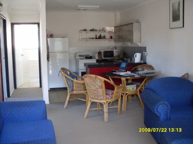 45 Burra Street, Chevron Island QLD 4217