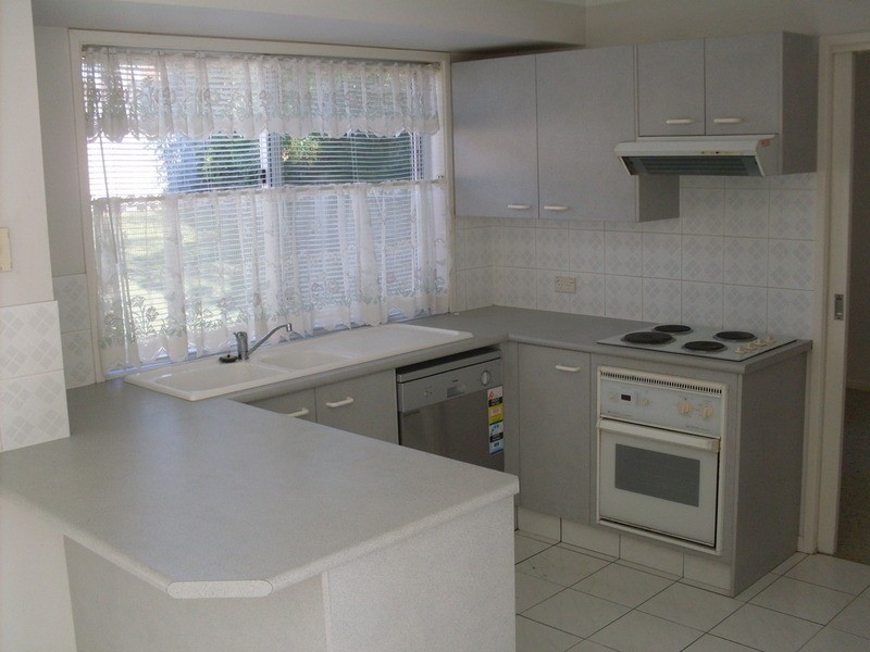 9 Henry Cotton Drive, Parkwood QLD 4214