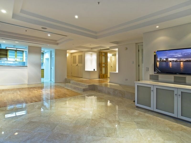 1/20 Riverview Parade, Surfers Paradise QLD 4217