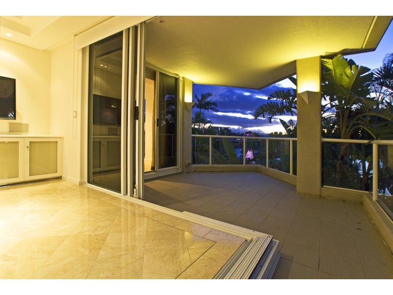 1/20 Riverview Parade, Surfers Paradise QLD 4217