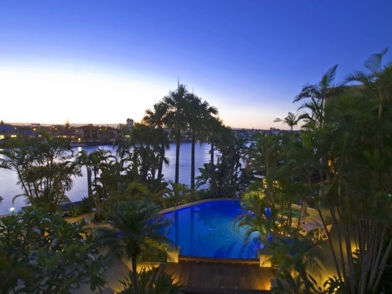 1/20 Riverview Parade, Surfers Paradise QLD 4217