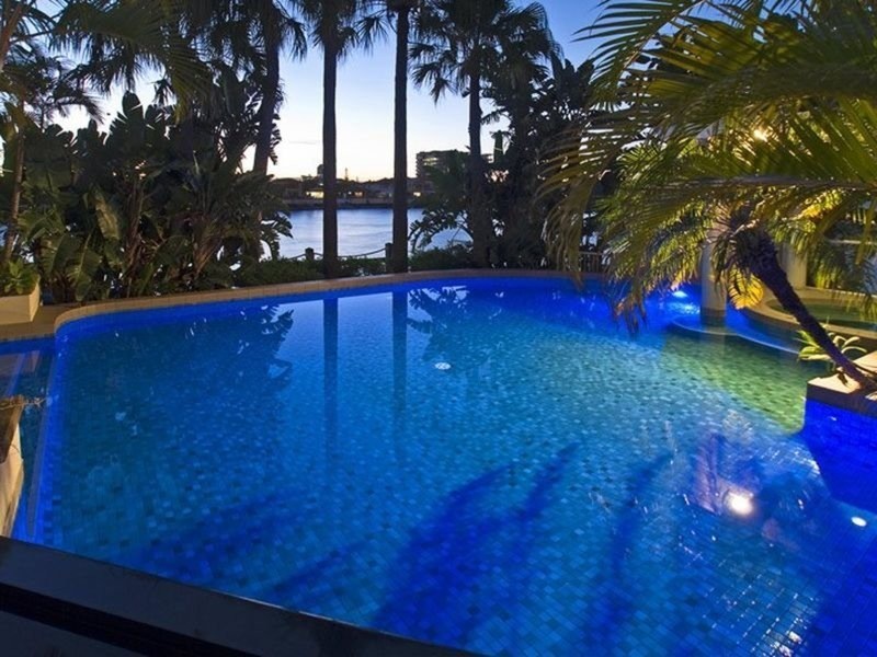 1/20 Riverview Parade, Surfers Paradise QLD 4217