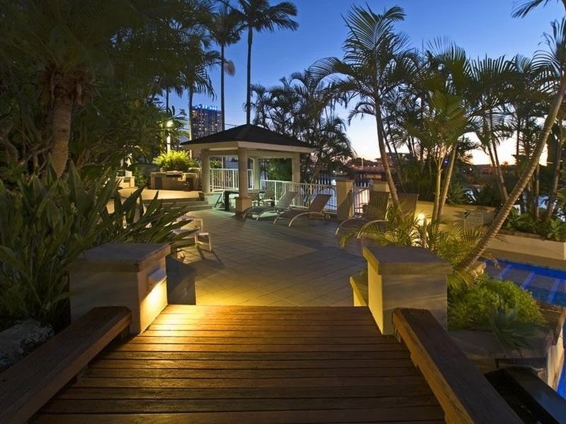 1/20 Riverview Parade, Surfers Paradise QLD 4217