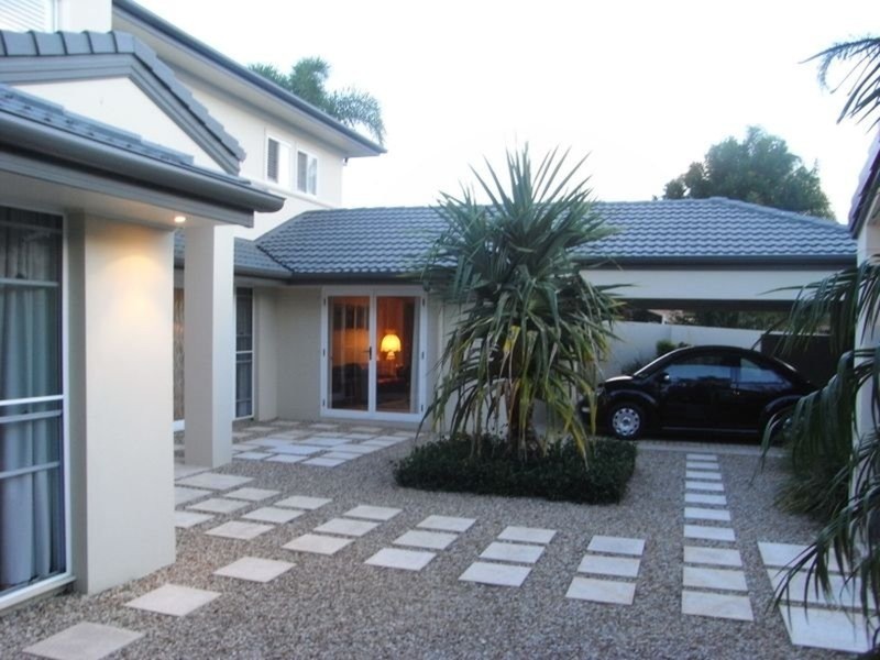 Paradise Waters QLD 4217