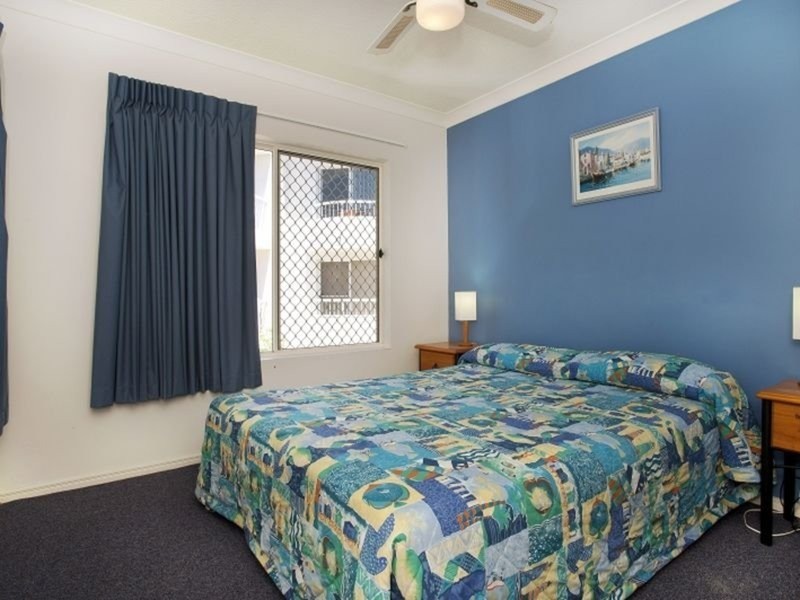 40 Burra Street, Chevron Island QLD 4217