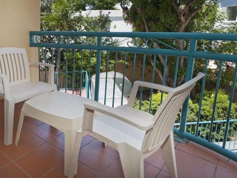 40 Burra Street, Chevron Island QLD 4217