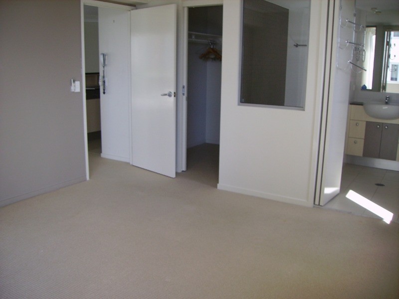 271/21 Cypress Avenue, Surfers Paradise QLD 4217