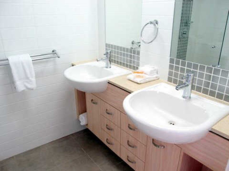 2893 Gold Coast Highway & Fern Street, Surfers Paradise QLD 4217