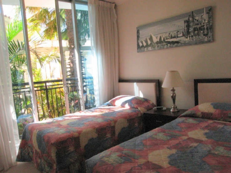 23 Ferny Avenue, Surfers Paradise QLD 4217