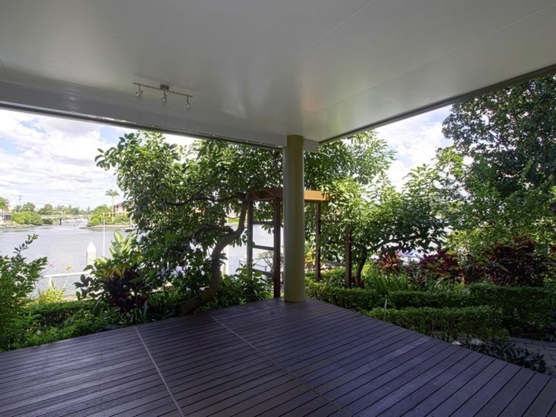 114 Amalfi Drive, Isle Of Capri QLD 4217