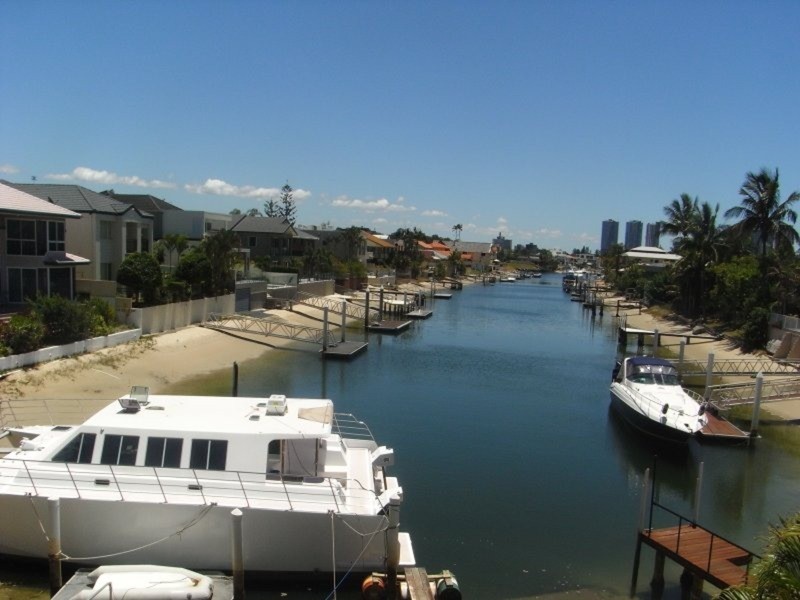 Paradise Waters QLD 4217