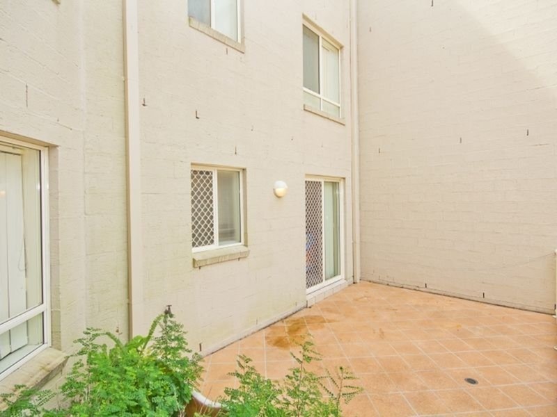 142 Stanhill Drive, Chevron Island QLD 4217