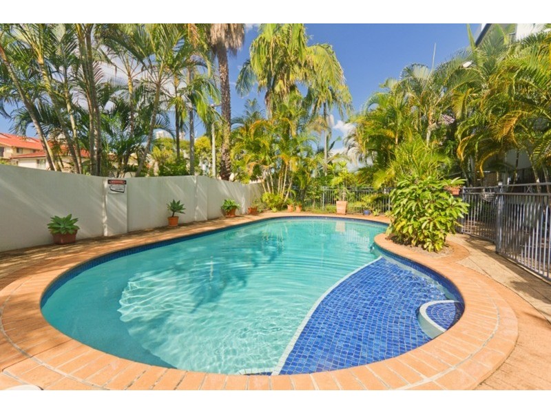 30 Burra Street, Chevron Island QLD 4217