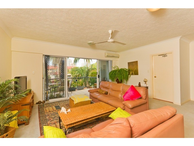 30 Burra Street, Chevron Island QLD 4217
